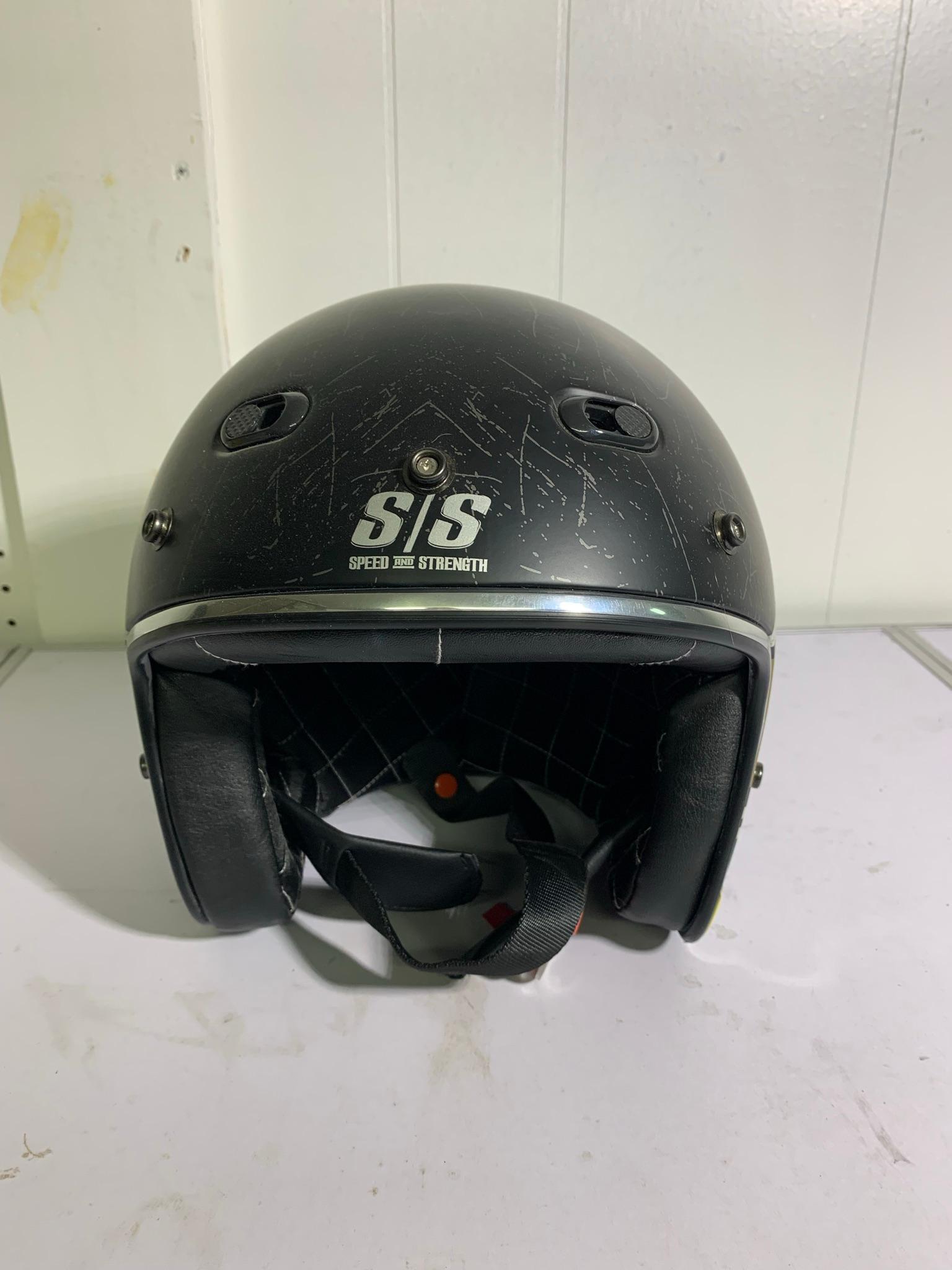 S/S Speed and Strength SS600 DOT FMVSS No. 218 Certified Helmet size Large