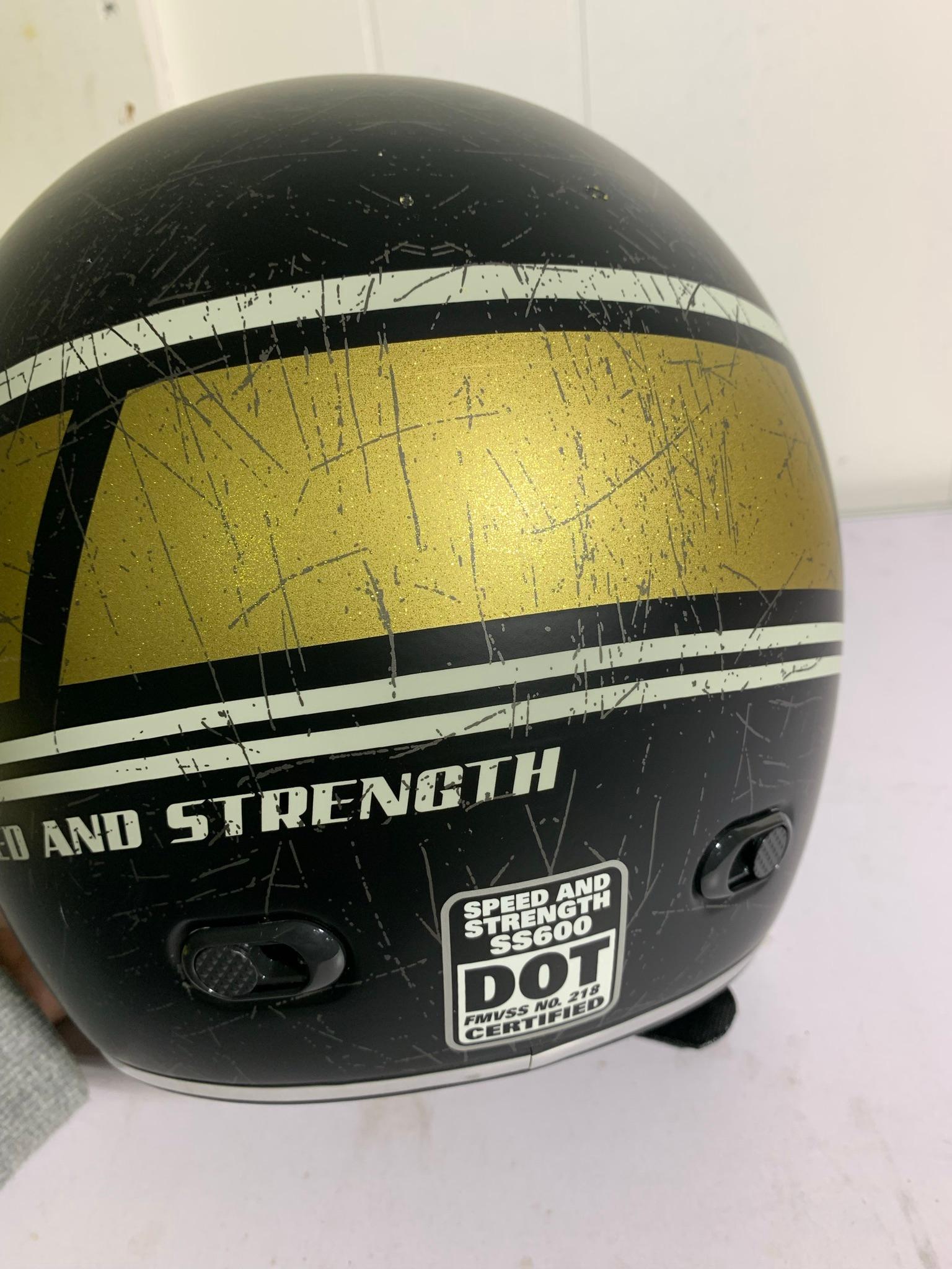 S/S Speed and Strength SS600 DOT FMVSS No. 218 Certified Helmet size Large