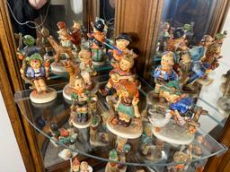 Large quantity of Hummel figurines and more lot