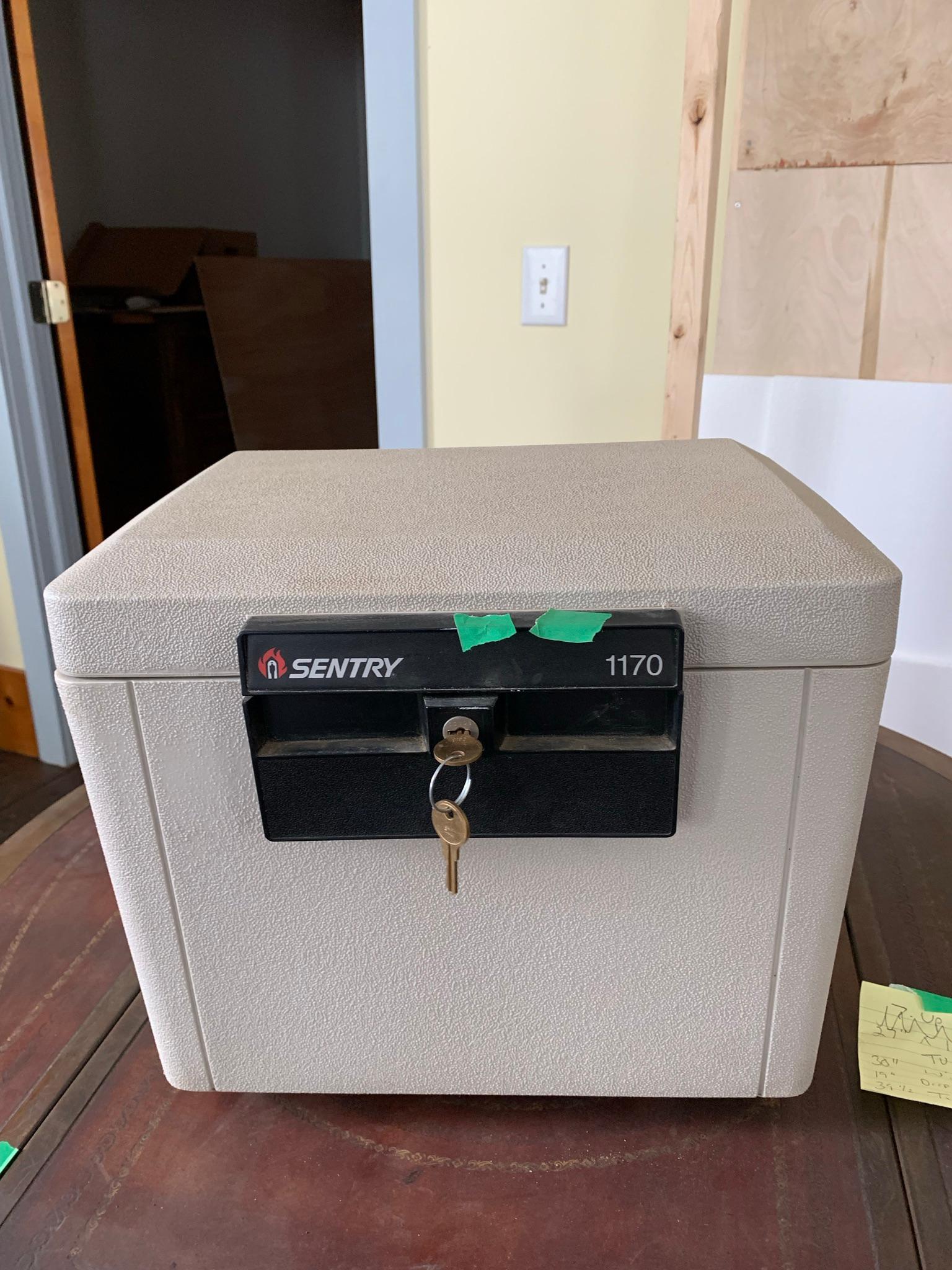 Sentry Safe Model 1170 with Keys