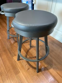 2 Counter Stools