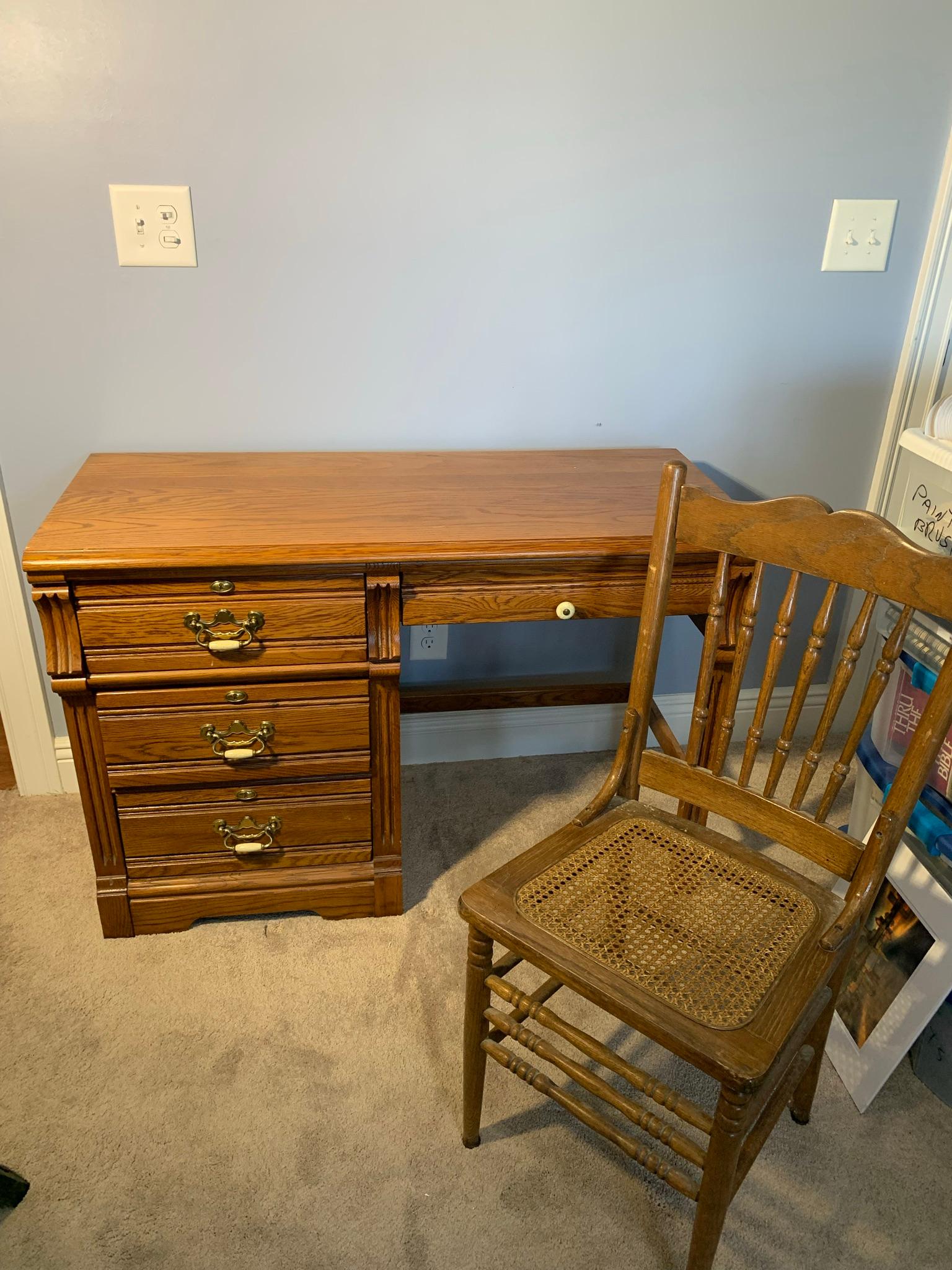 Lexington Queen Bedroom Set with Nightstand, Dresser, Mirror, Mattress, Box Spring, Desk & Chair