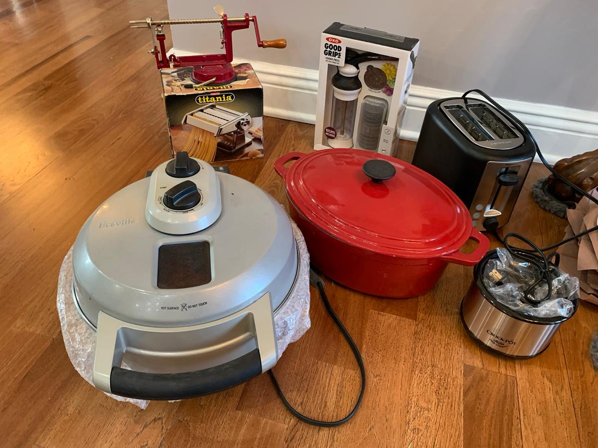 Great Group of Cookware - Cast iron Pot, Toaster, Pasta Maker, Aerogarden & More