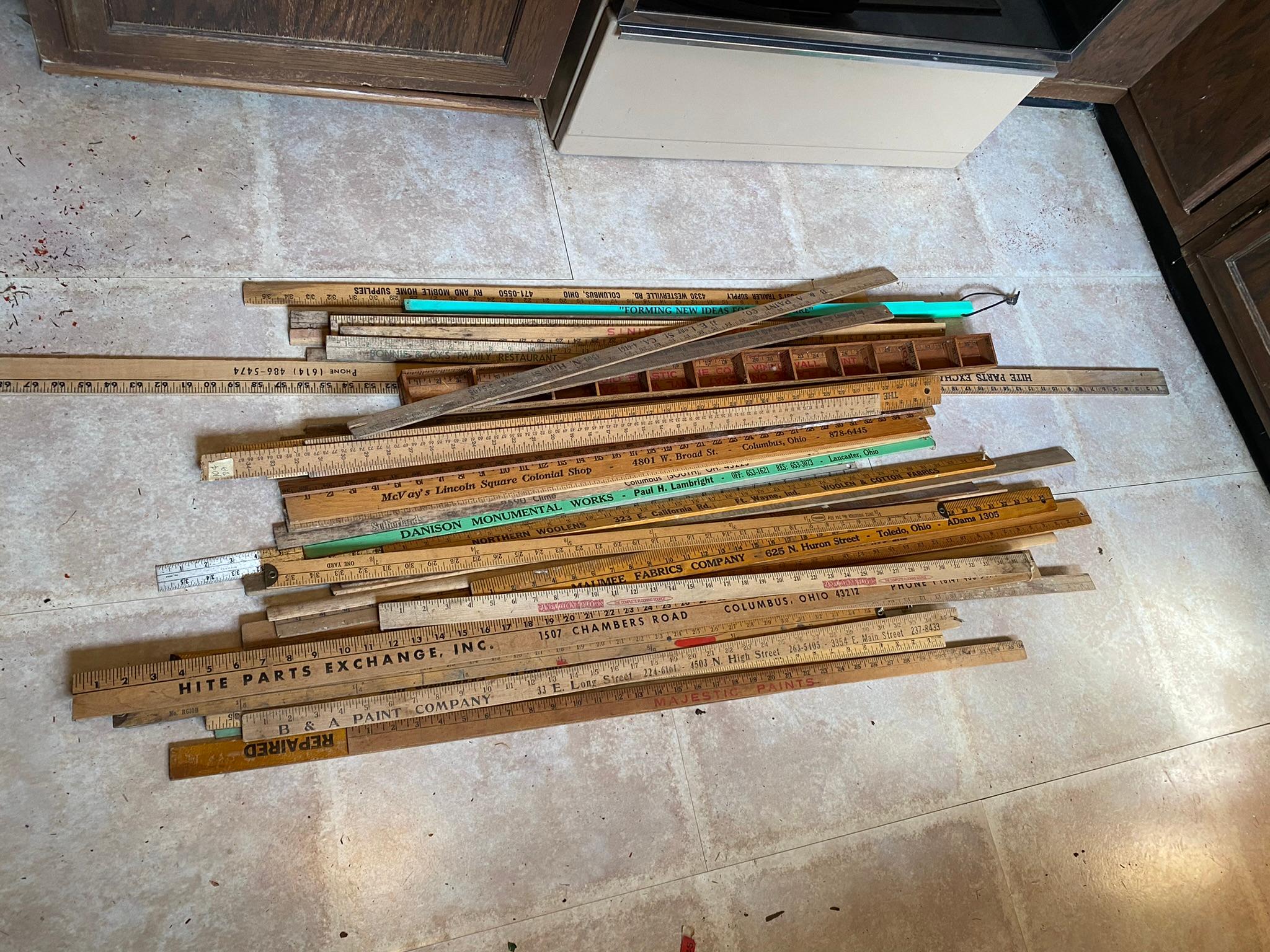 Huge Lot of Advertising Yardsticks