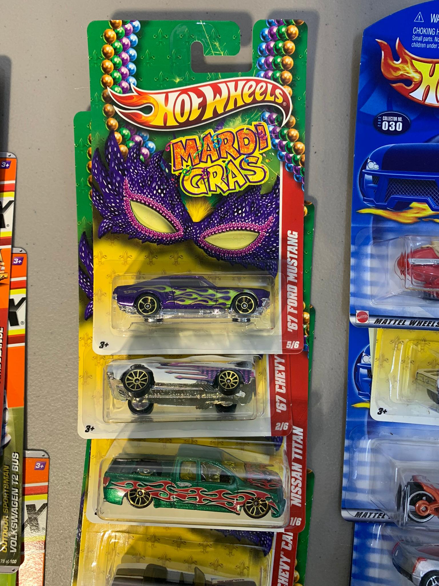 Hot Wheels & Matchbox Cars