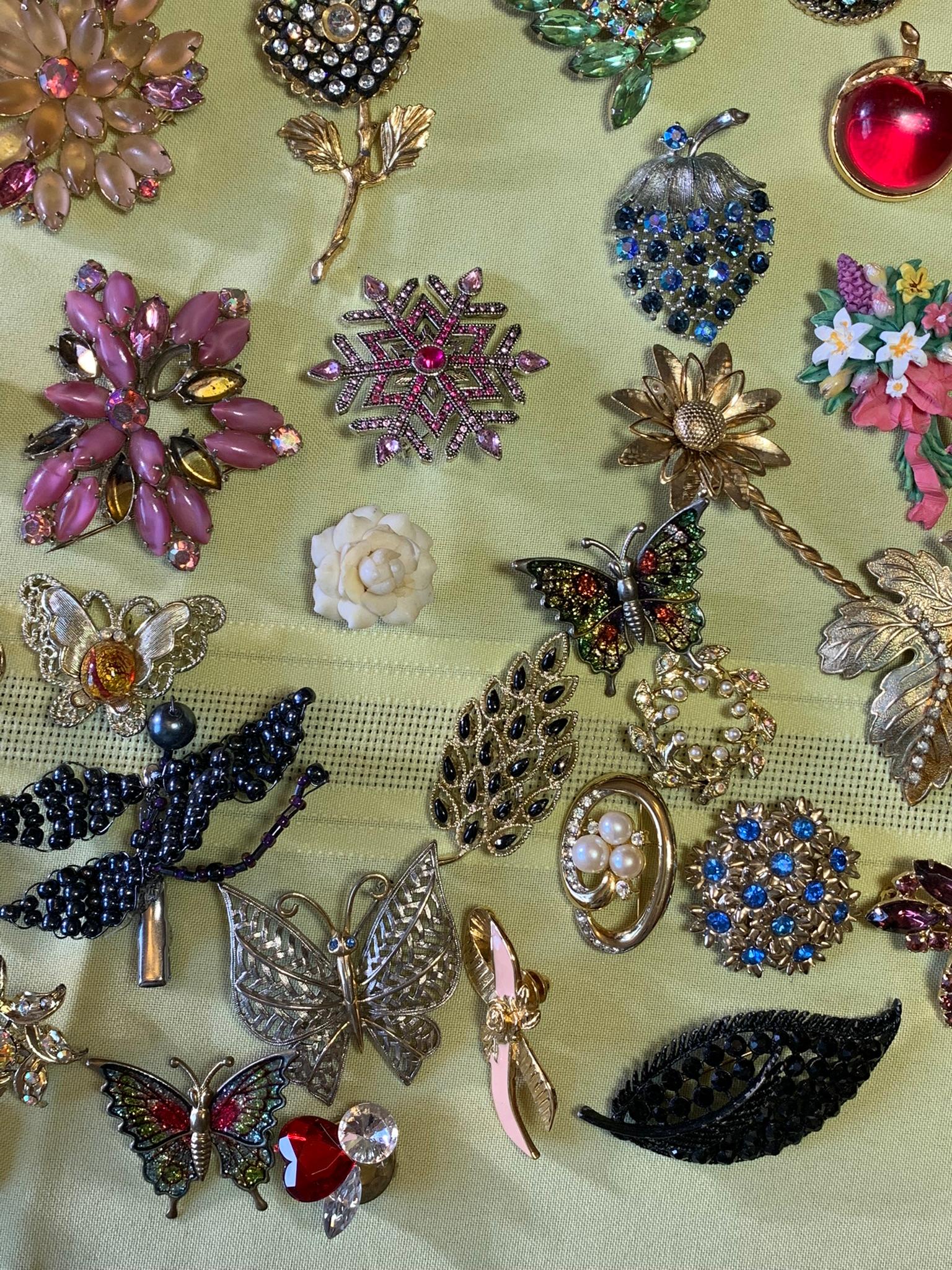 Great Group of Costume Jewelry & Hair Accessories