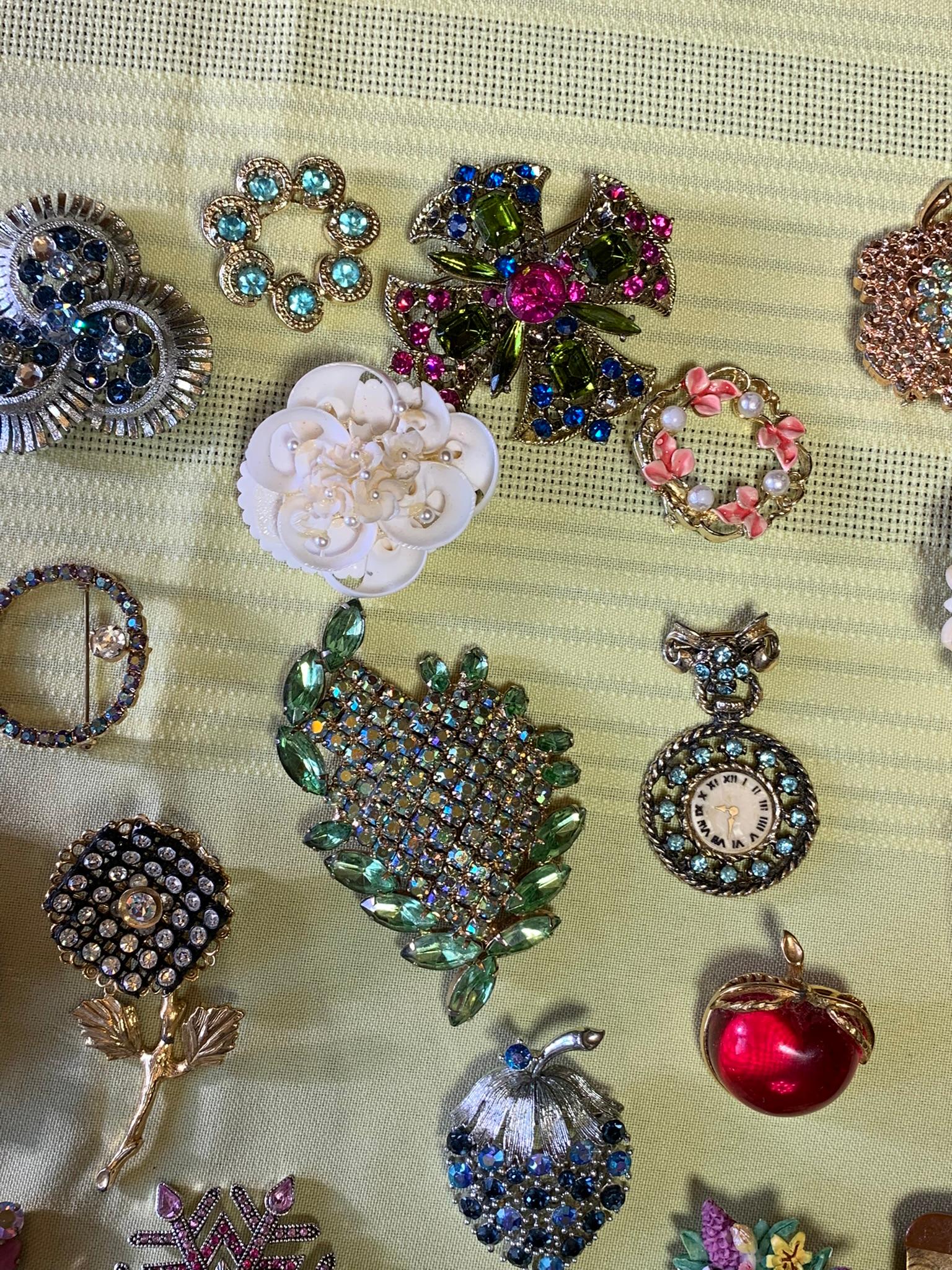 Great Group of Costume Jewelry & Hair Accessories