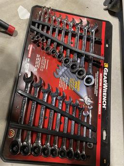 Group lot of assorted tools