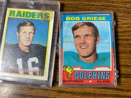 Group lot better Vintage Sports cards - Football, Baseball