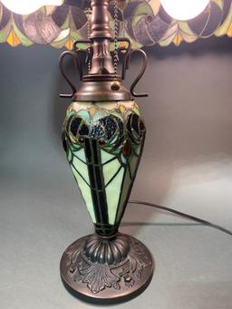 Beautiful Tiffany Style Lamp  - Did not appear to have any cracks