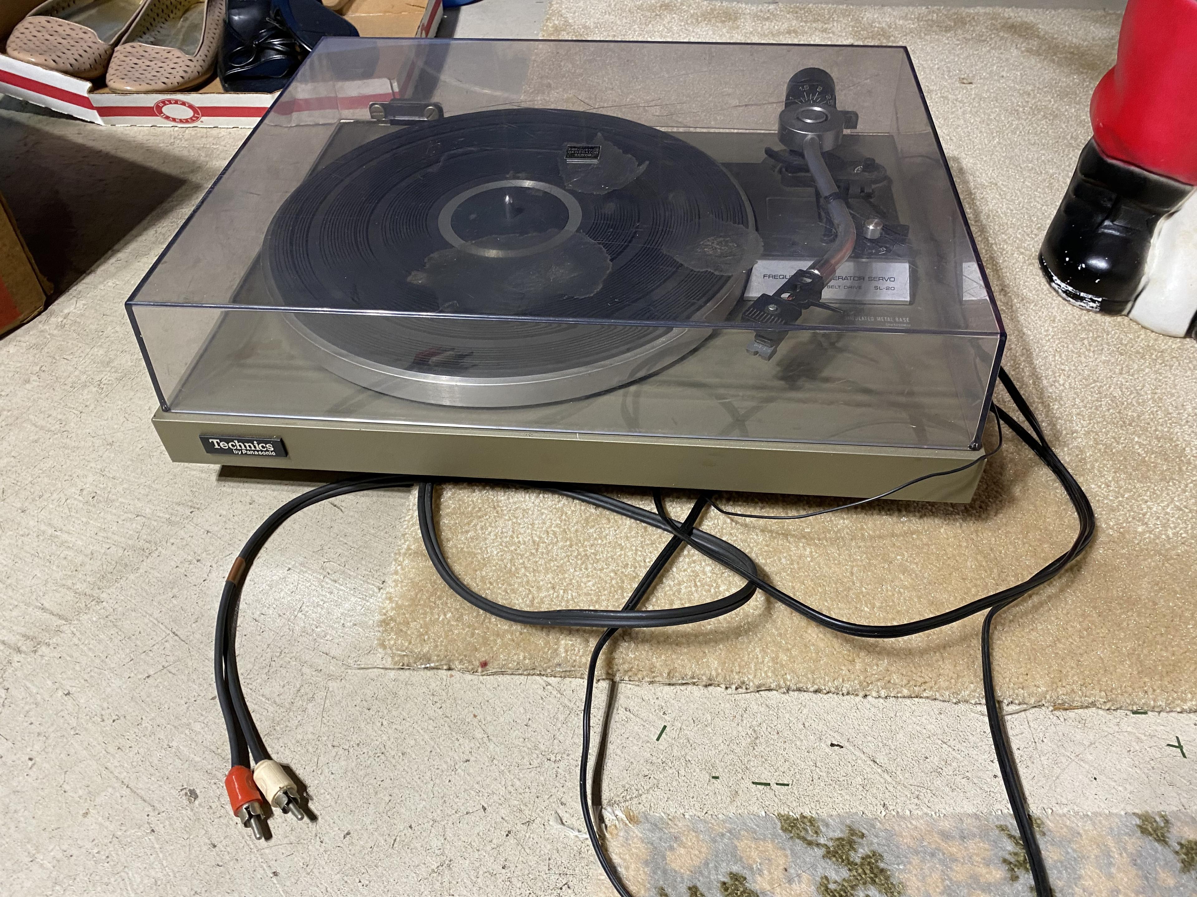 Vintage Technics SL-20 Turntable