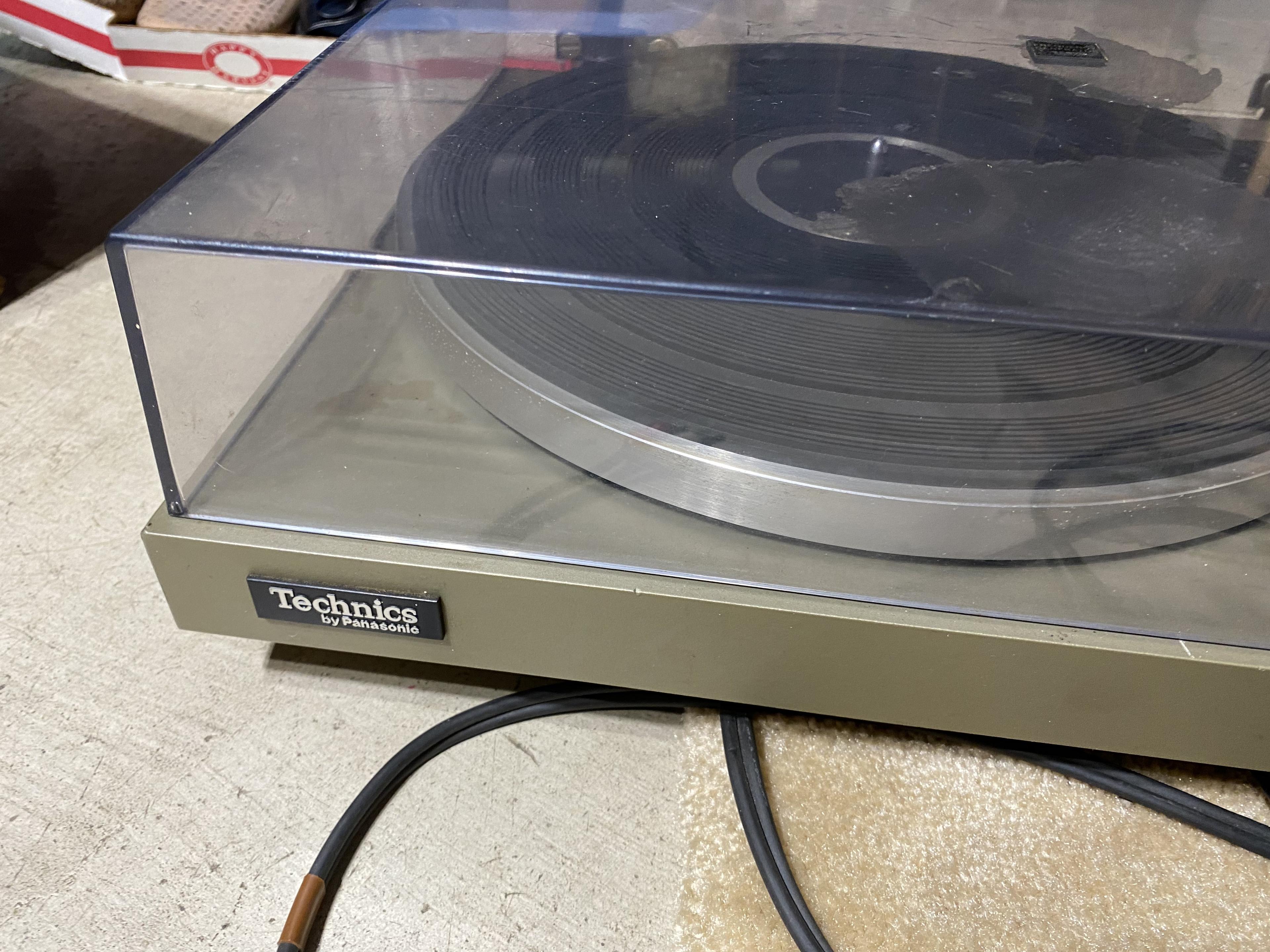 Vintage Technics SL-20 Turntable