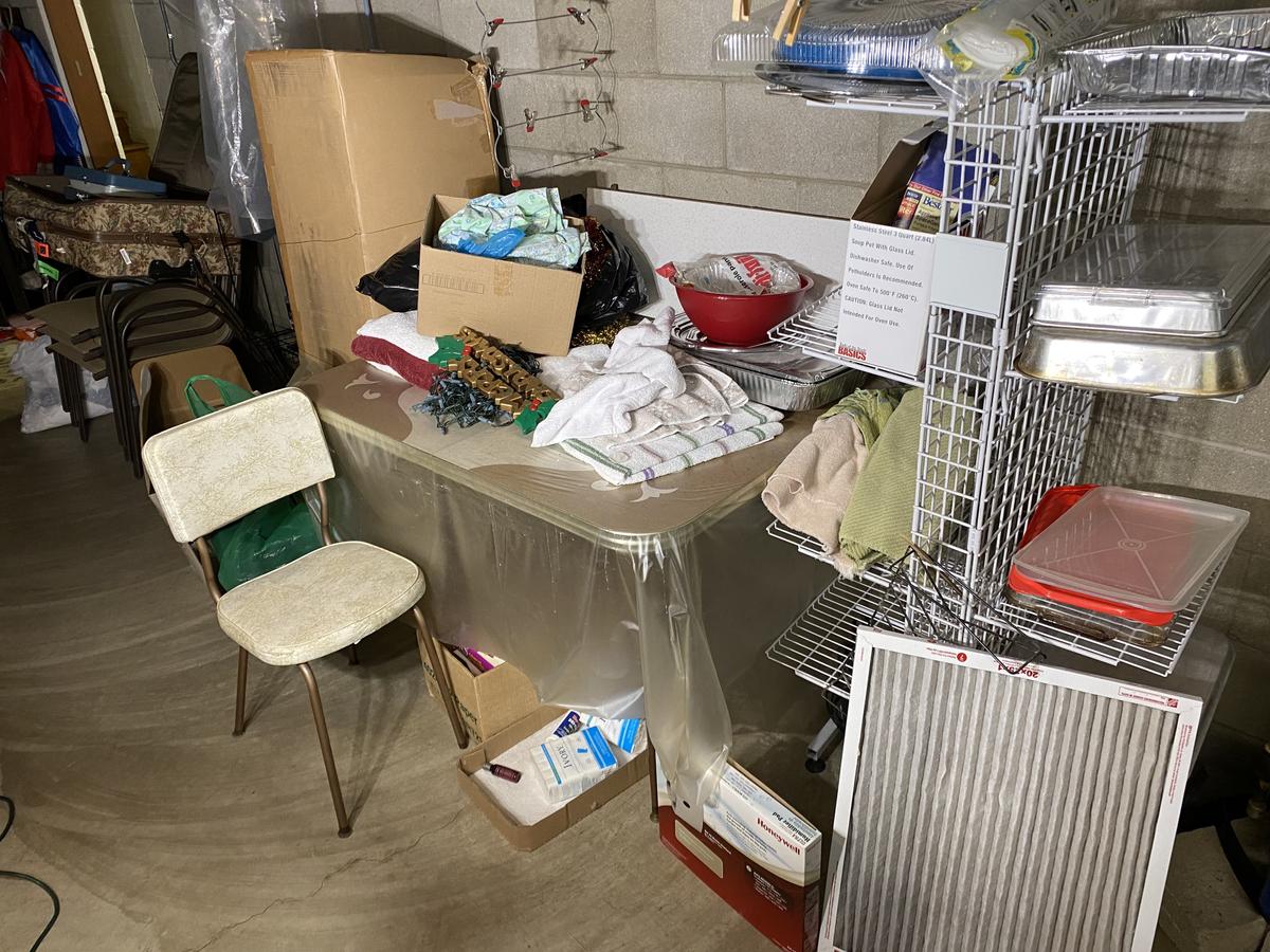 Area Clean Out Lot including Vintage Table, Chair