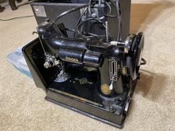 1953  Singer Featherweight Sewing Machine