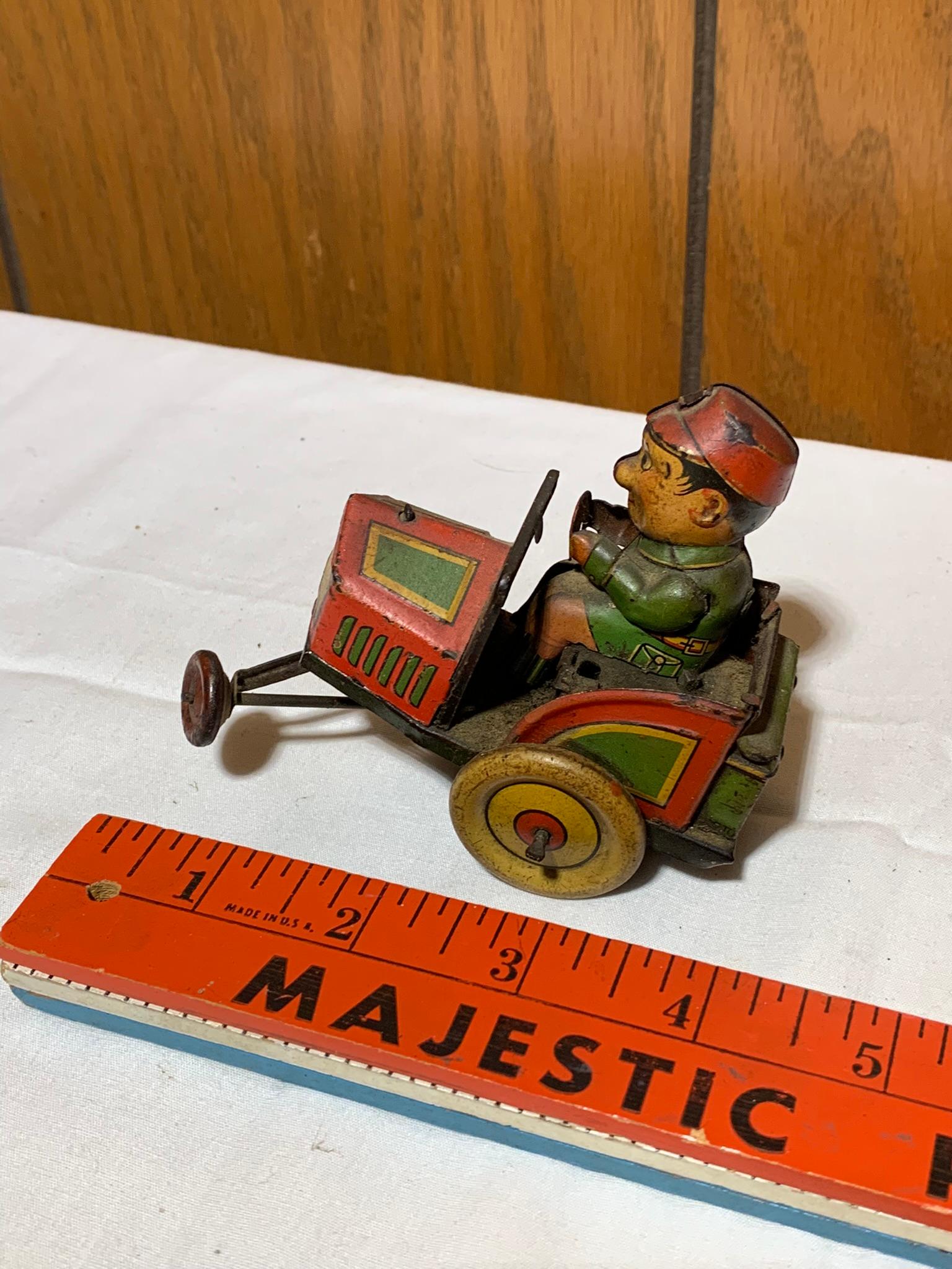 Vintage Windup Tin Toy - not in working order