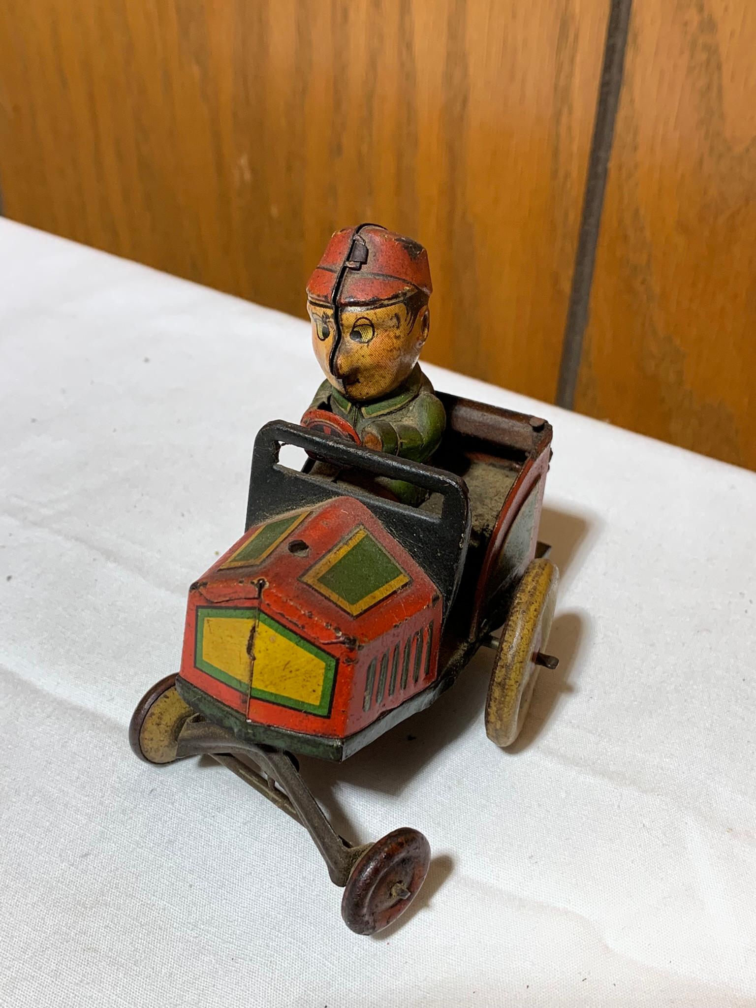 Vintage Windup Tin Toy - not in working order