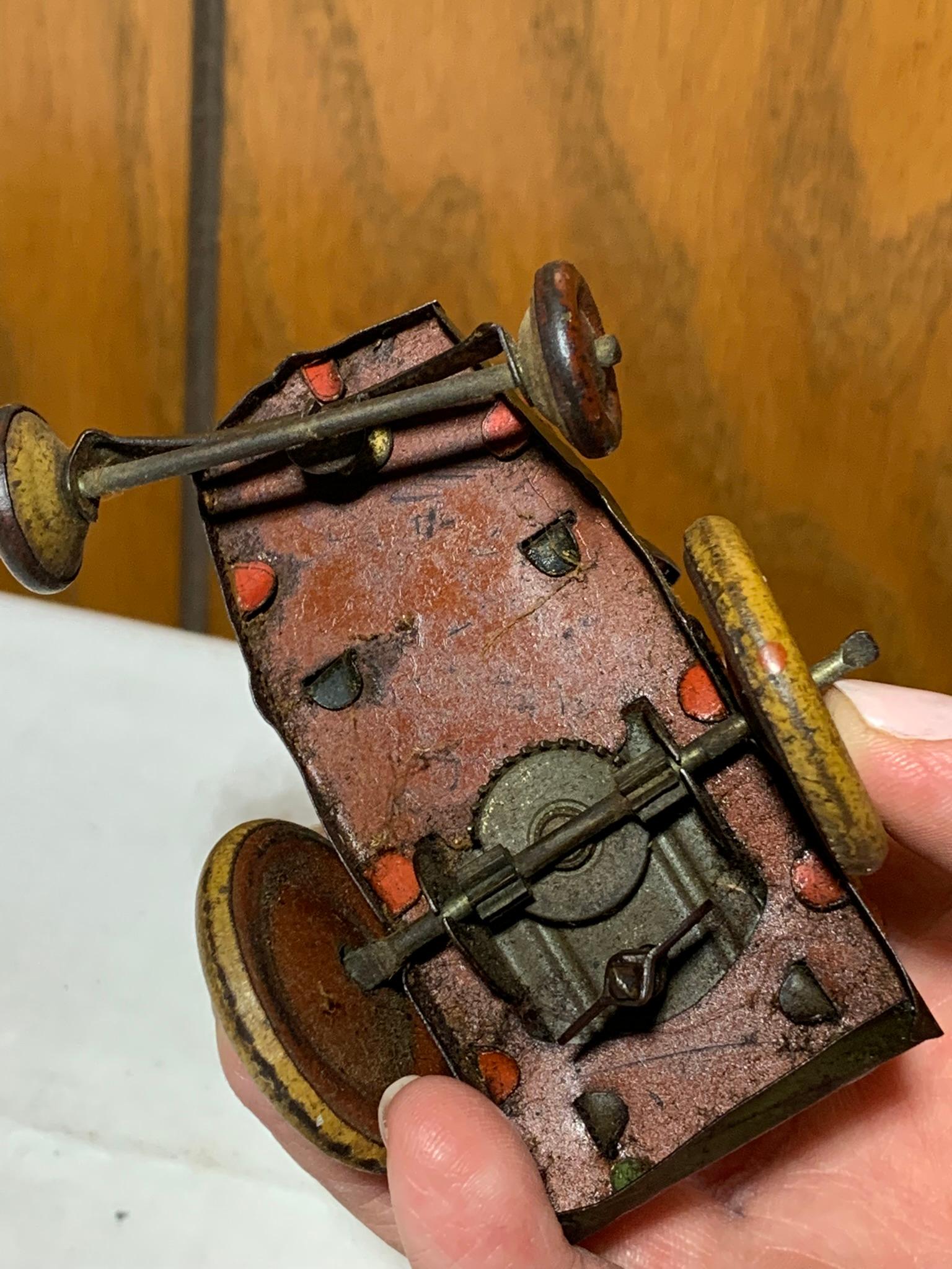 Vintage Windup Tin Toy - not in working order