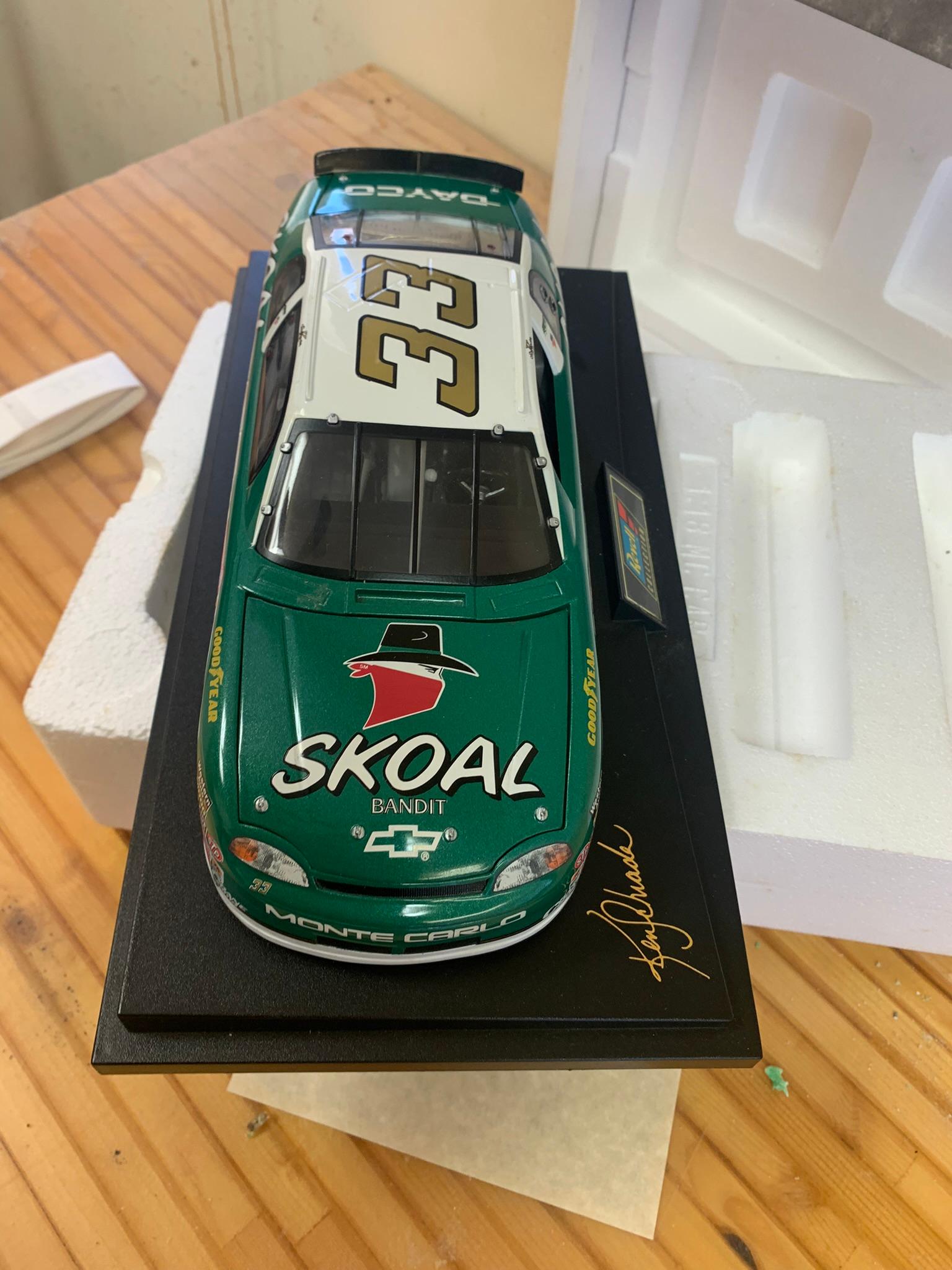 Revell Collection Club  Diecast Replica Skoal Bandit Racing Car