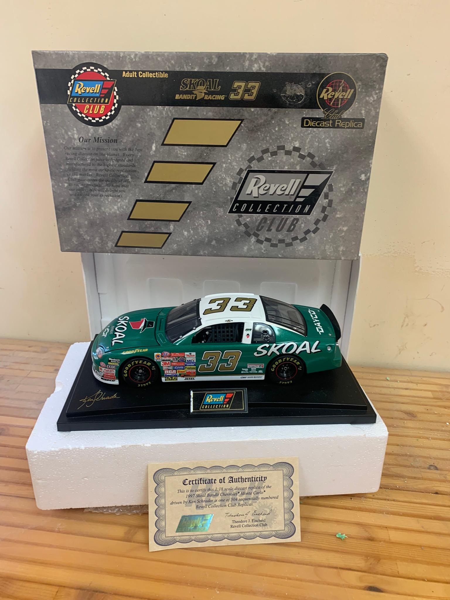 Revell Collection Club  Diecast Replica Skoal Bandit Racing Car