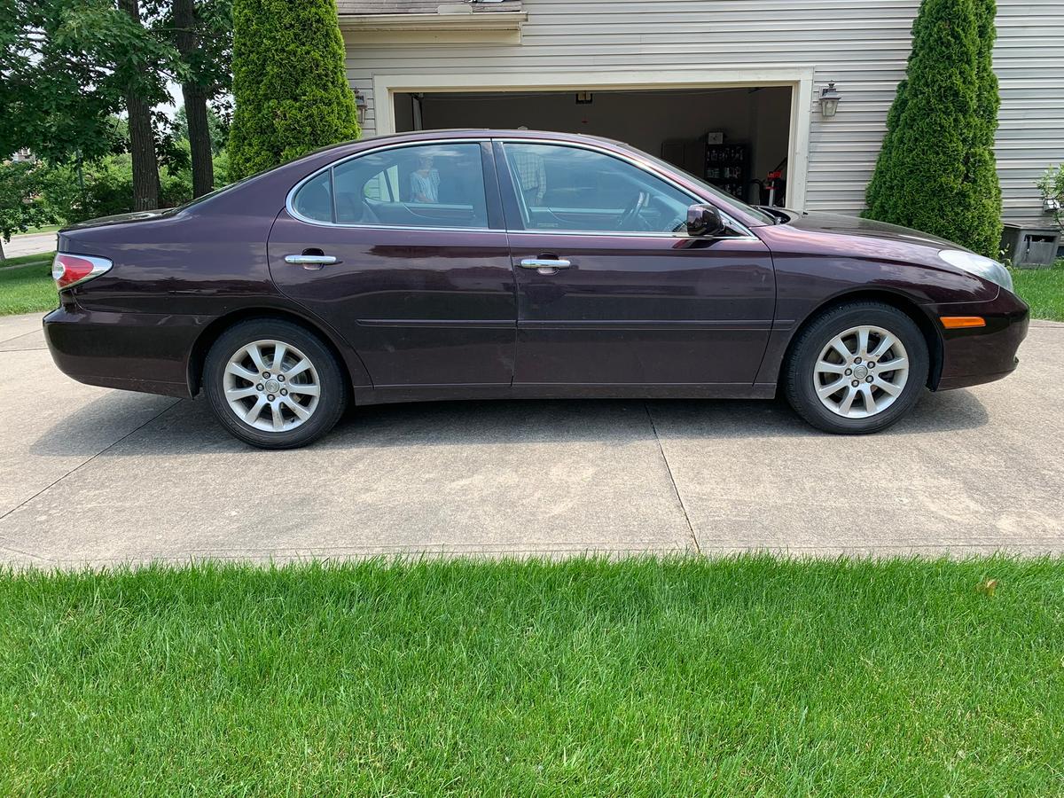 Very Nice 2002 Lexus ES 300 Sedan, Runs Great, Relatively Low Milage 116,639