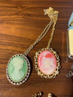 Cameo Costume Jewelry & Costume Rings