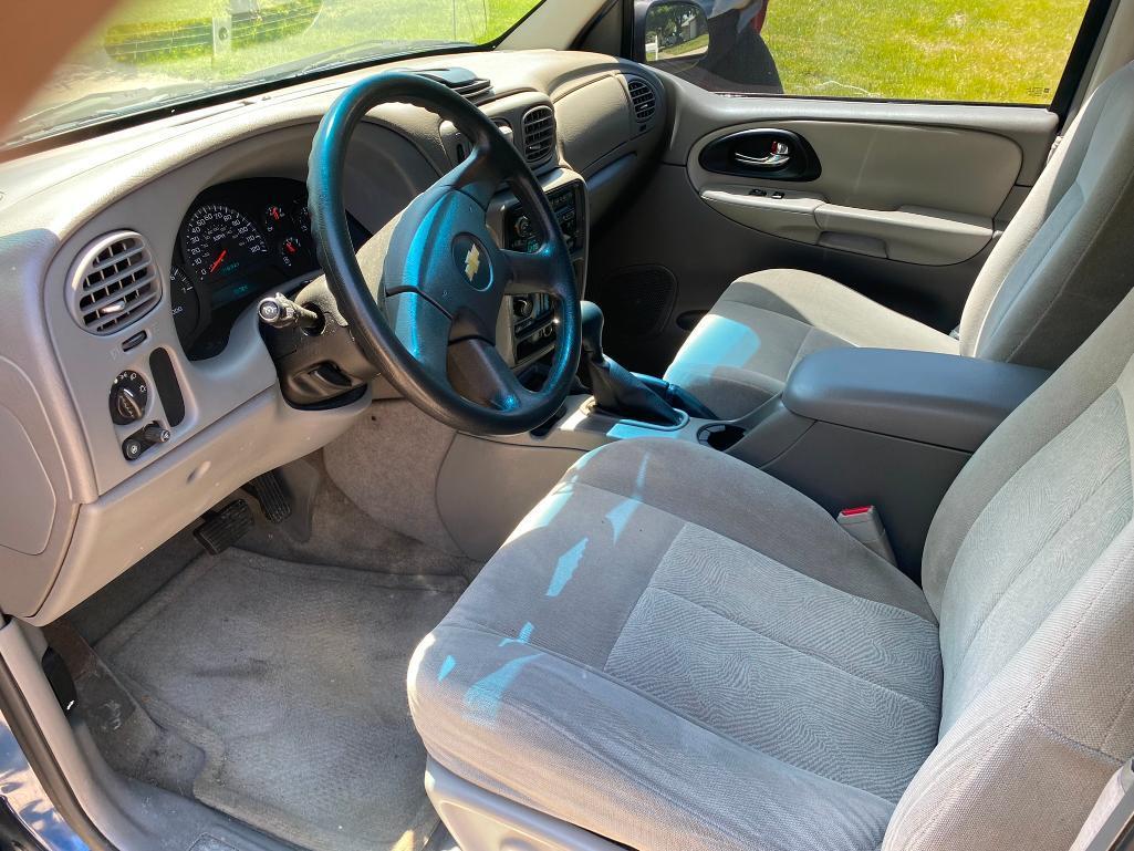 2005 Chevy Trailblazer LS 4x4 Very Clean with 99,784 miles