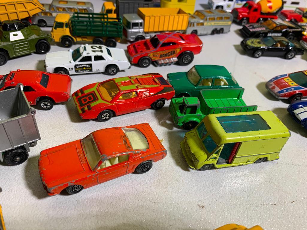 Great Group of Vintage Hot Wheels, Match Box, Tomica, Husky, Tootsie Toy & Hot Wheels Case