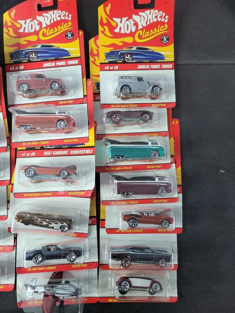 Hot Wheels Classics, Drag Van in Case, Convention T-Shirts & More