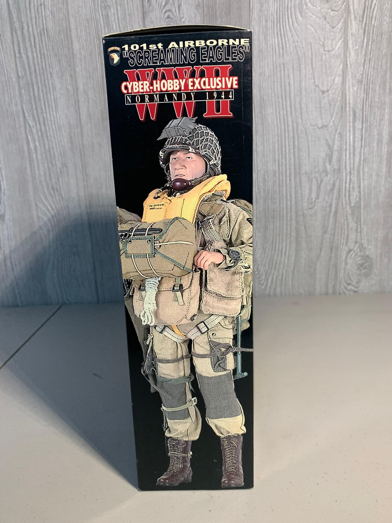 Dragon Action Figure WWII Cyber-Hobby Exclusive Ardennes 1944 "Colonel Charles "KIT" Carson FGO"