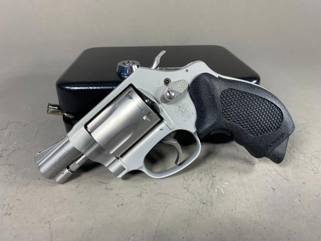 Smith & Wesson 38 Special 637-2 In Locking Case