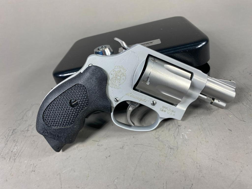 Smith & Wesson 38 Special 637-2 In Locking Case