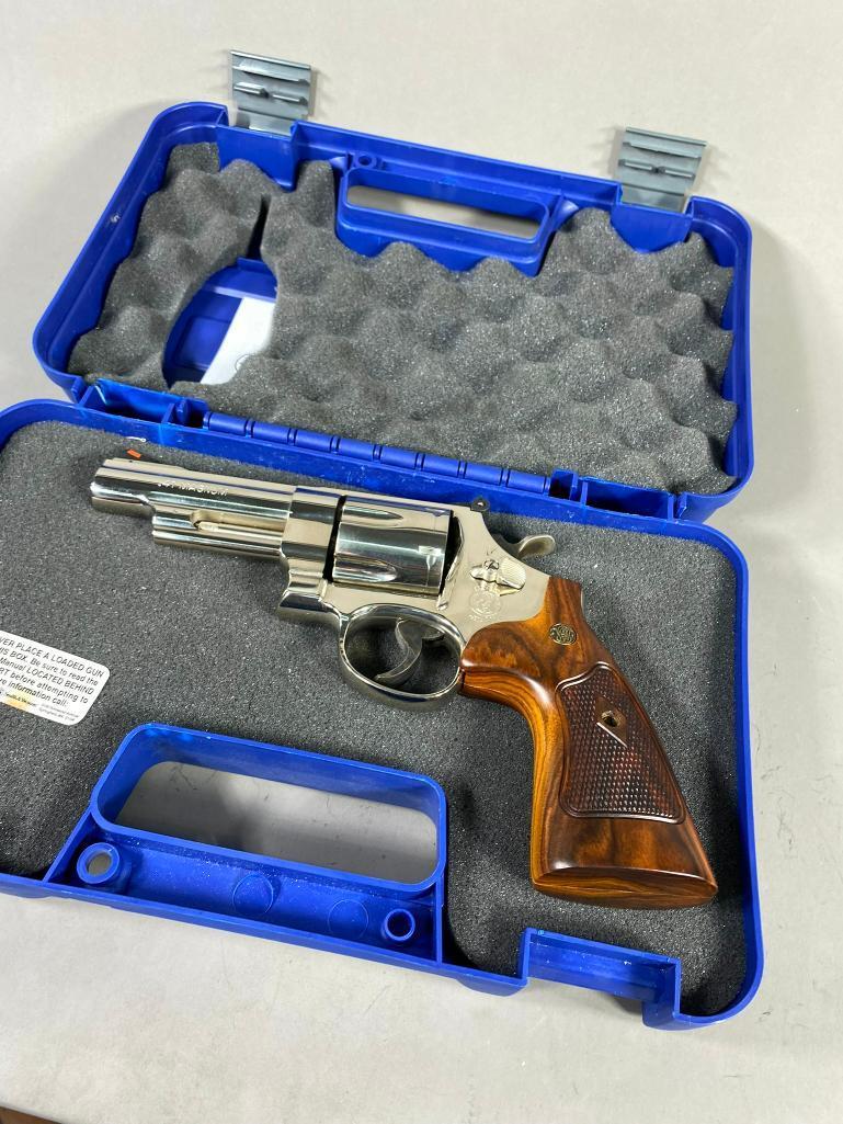 Smith & Wesson Model 57-6 41 Mag Revolver Nice