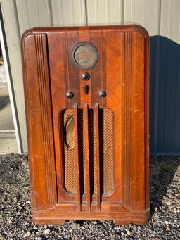 Antique Tube Radio Philco Upright Console Style