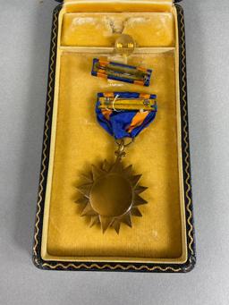 WWII U.S. AAF CASED AIR MEDAL - SLOT BROOCH