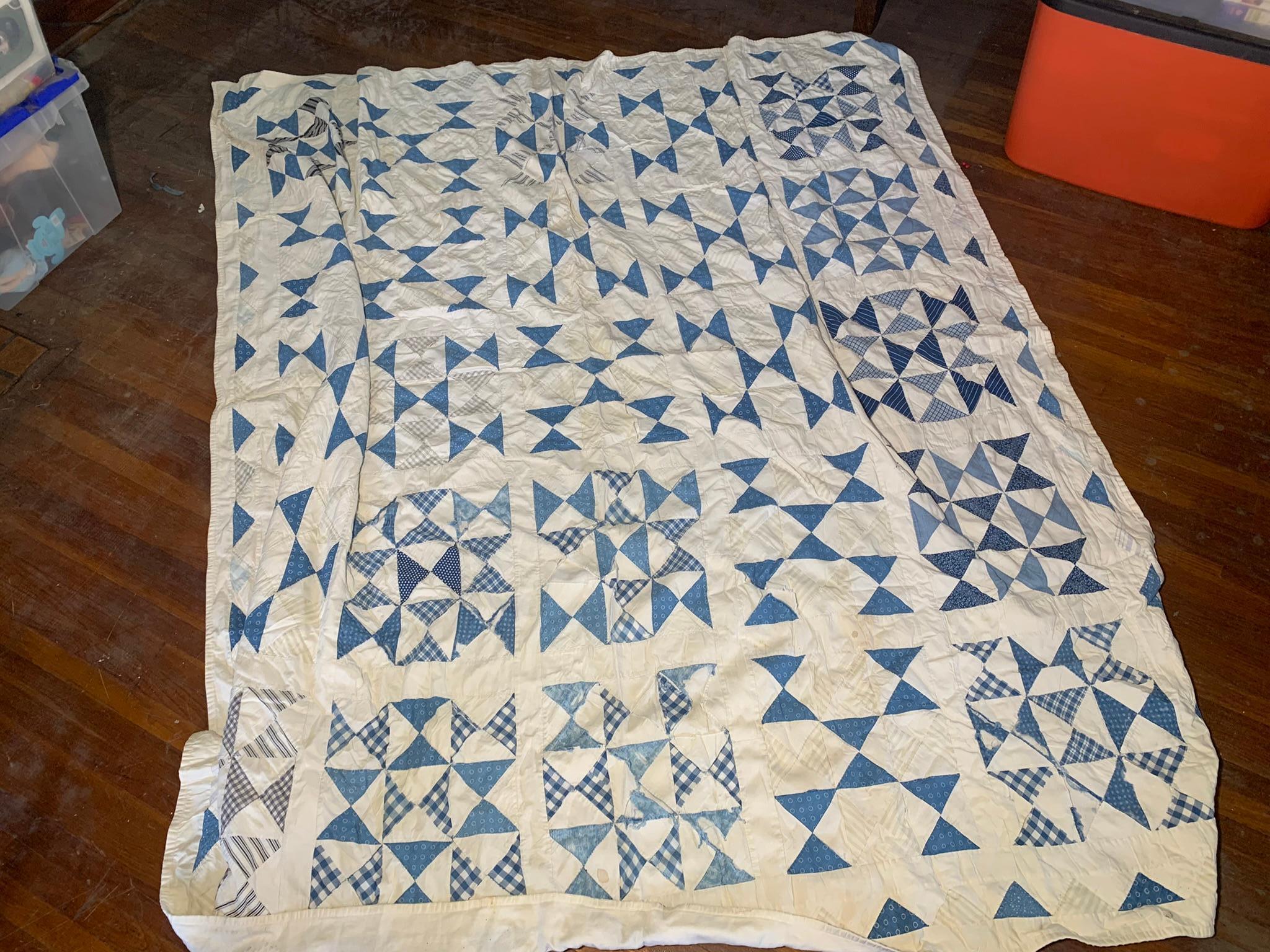Antique Quilts and Blankets