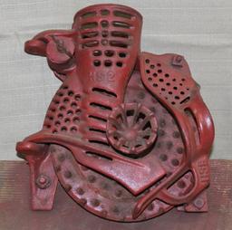 Cast Iron hand crank corn sheller w/nubbins