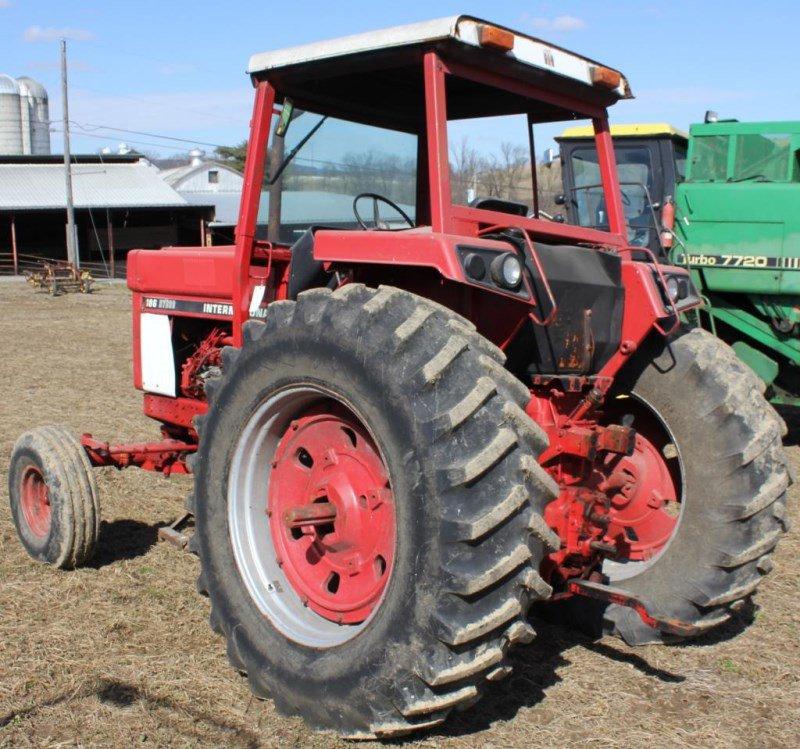 197? IH 186 Hydro tractor, 3 pt., 2 remotes,