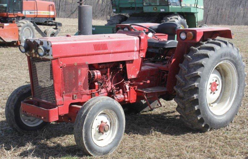 1979 IH 784 tractor, 16.9x30, good rubber