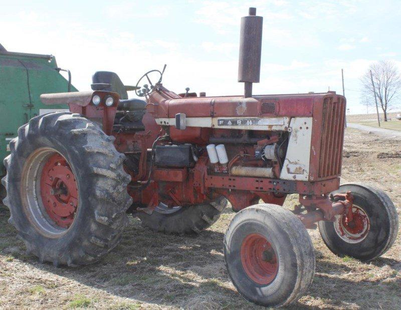 1964 Farmall 806 diesel tractor, 3 pt., 2 remotes