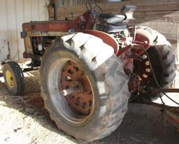 1967 Farmall 806 Diesel tractor, clam shell fenders