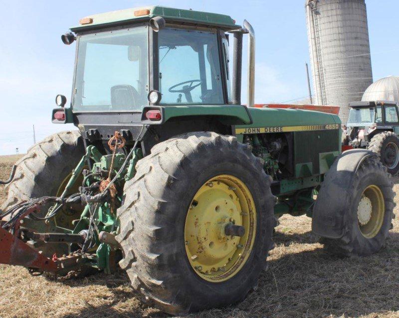 1983 JD 4650 MFWD tractor, 3 remotes, 14 frt wts