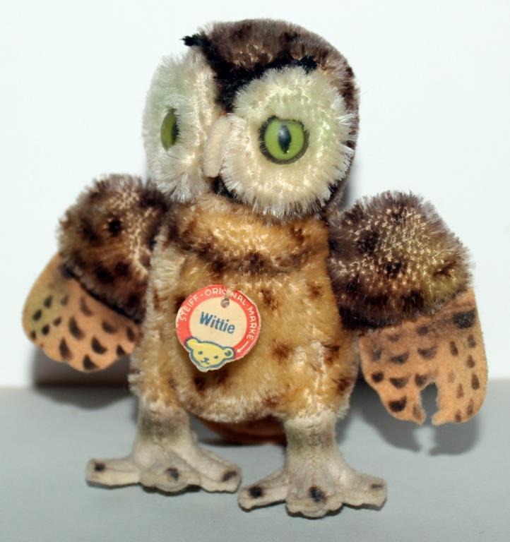 (4) "Steiff" "Wittie" owl 4.25" high x 4" wide;