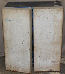 United Delco 2 door cabinet, 28.5" x 16" x 34"