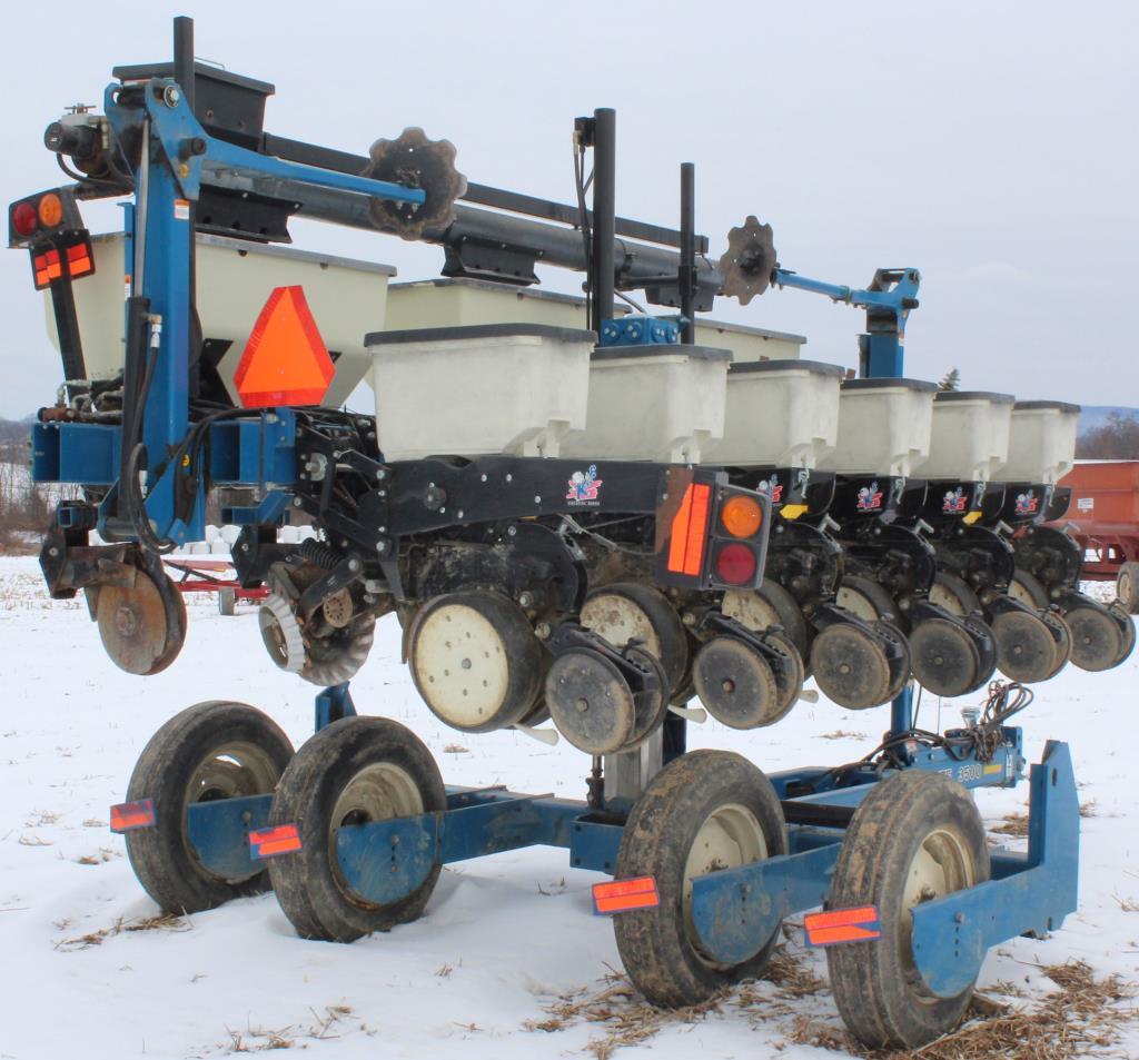 Kinze 3500 6 row planter, dry fert.