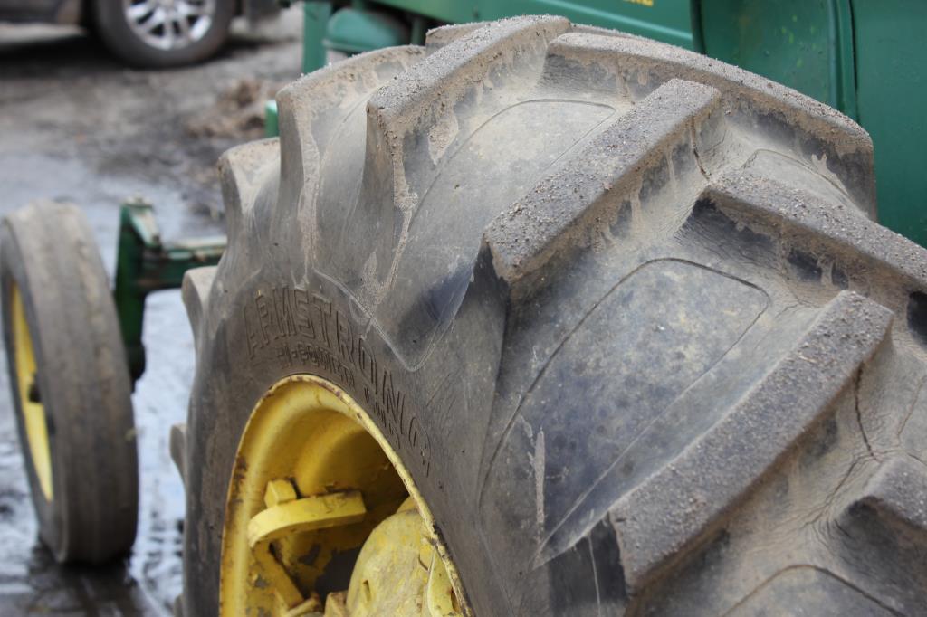 JD 420 tractor, no Serial No. plate, wf, 3 pt., fenders