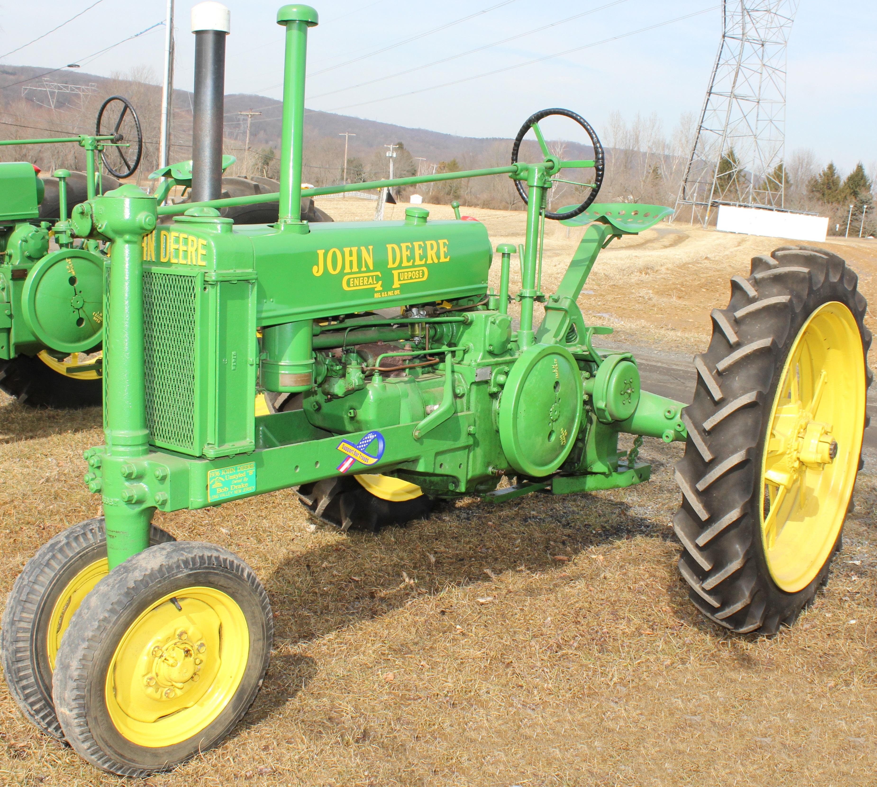 1936 JD B tractor, unstyled, painted