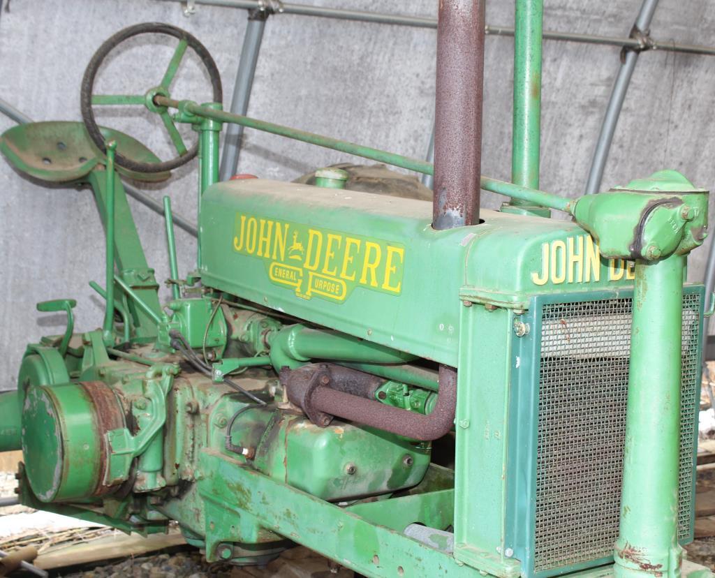 1936 JD B tractor, unstyled, Serial No. 19136