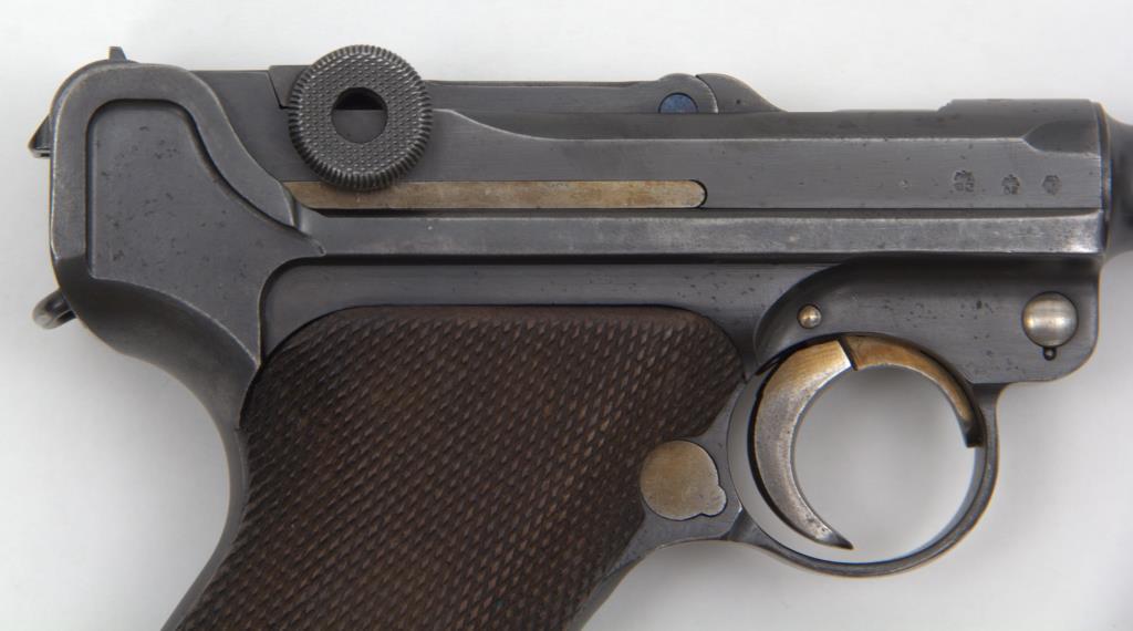 S/42 (Mauser), P 08 Luger,