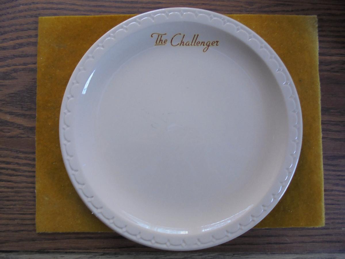 VINTAGE "CHALLENGER" DINING CAR CHINA DINNER PLATE-GOOD