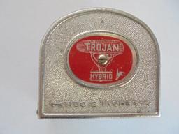 VINTAGE "TROJAN HYBRIDS" ADVERTISING POCKET TAPE MEASURE-WORKS